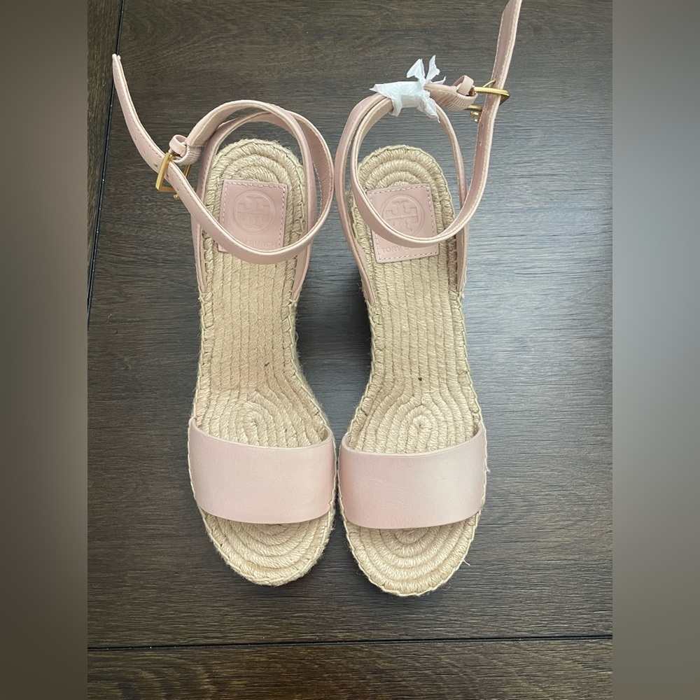Tory Burch Laurel 90mm wedge espadrille size 8 in sea shell pink